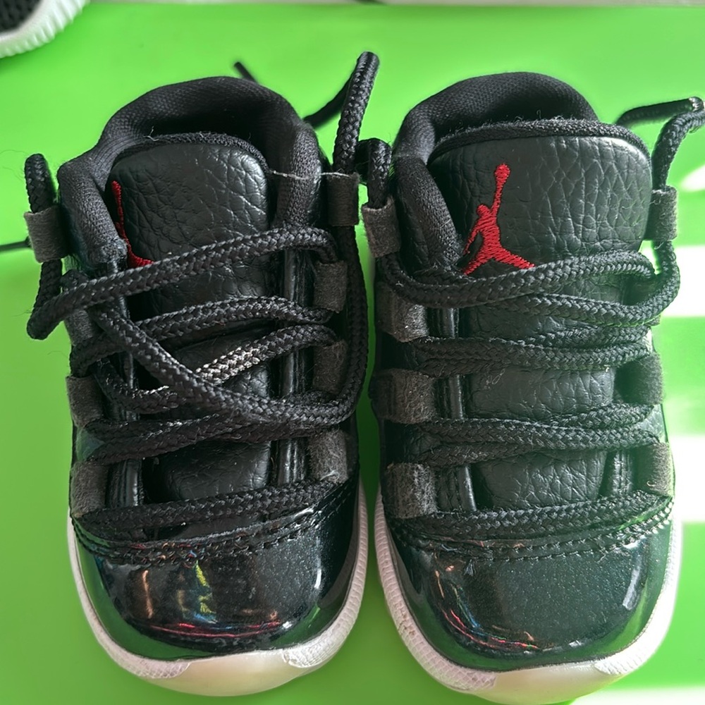 Rarely worn Retro 11 low Jordan 11’s